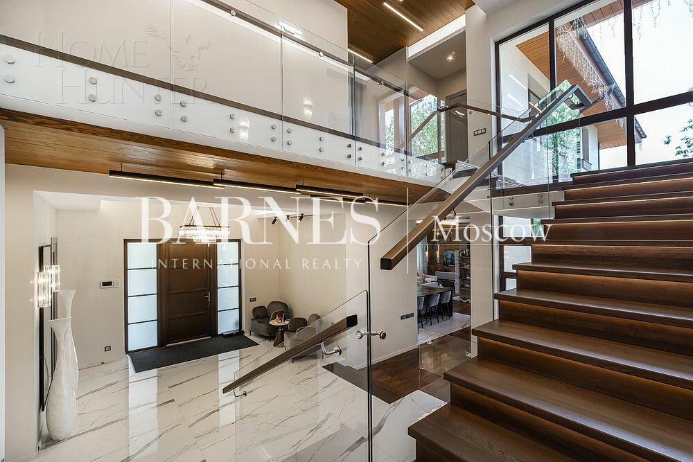 2-этажный коттедж 590 м² с отделкой