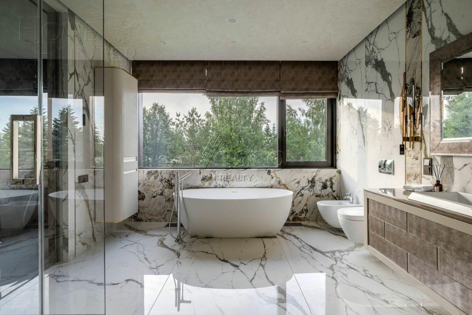 2-этажный коттедж 1 000 м² с отделкой