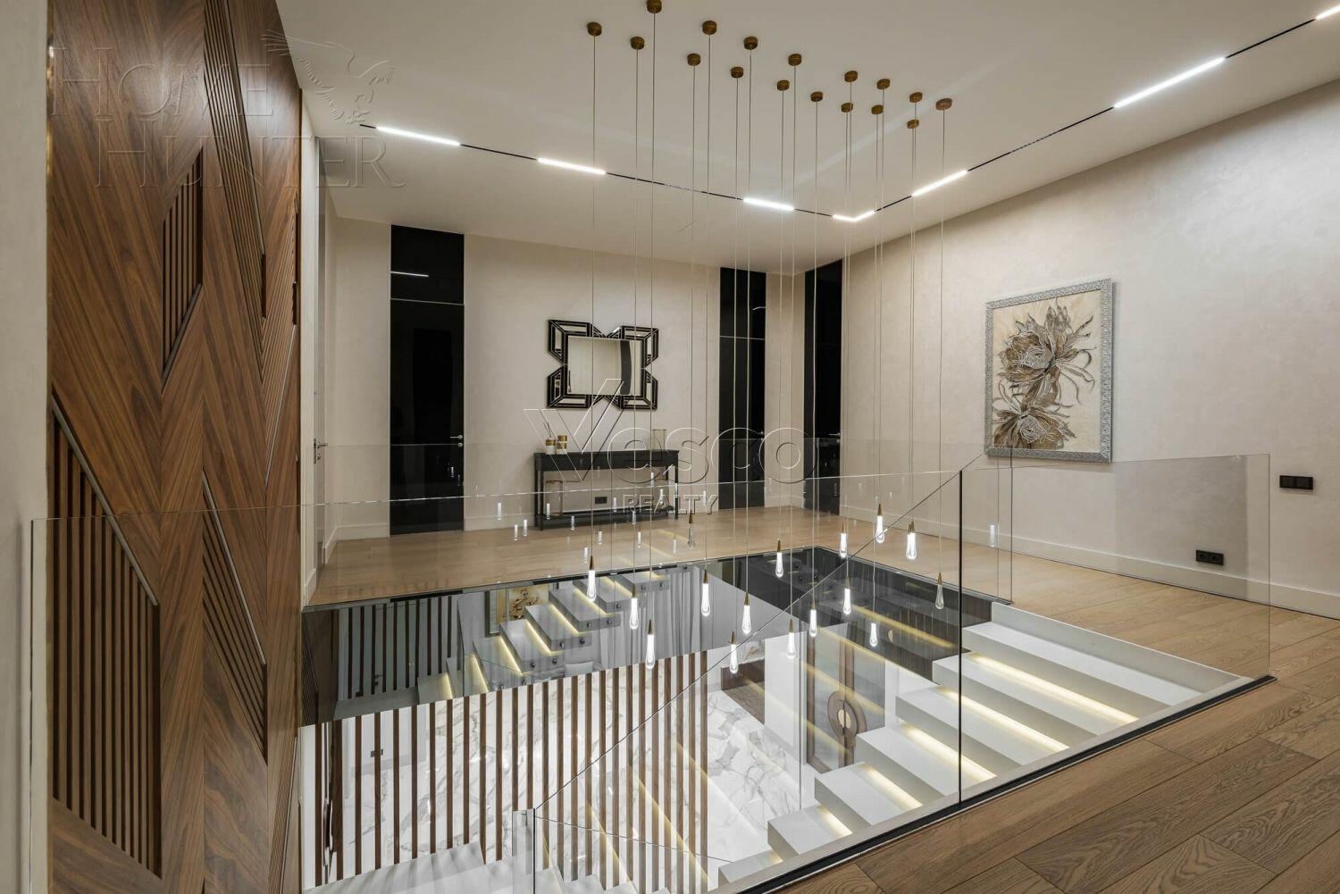 2-этажный коттедж 1 000 м² с отделкой