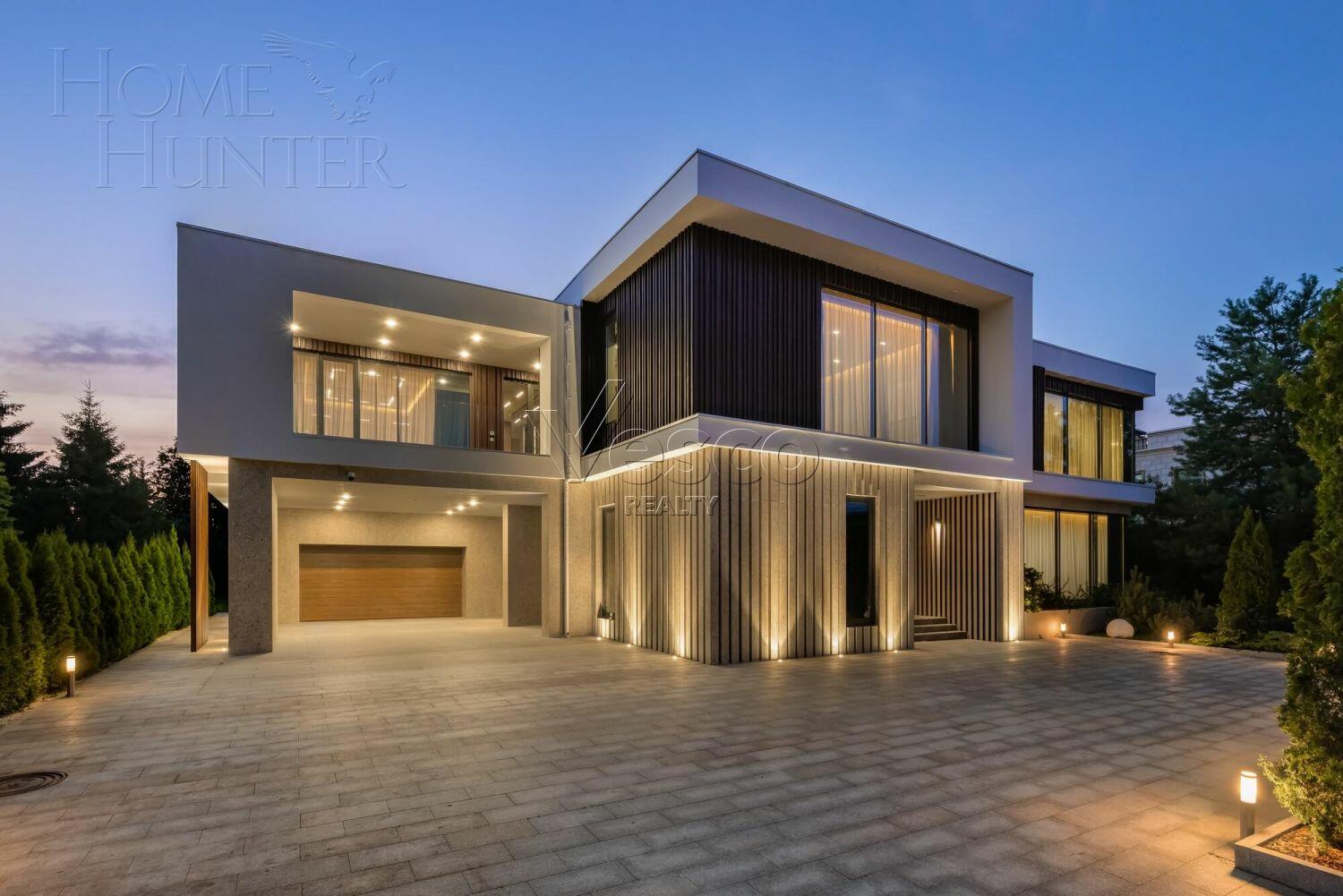 2-этажный коттедж 1 000 м² с отделкой