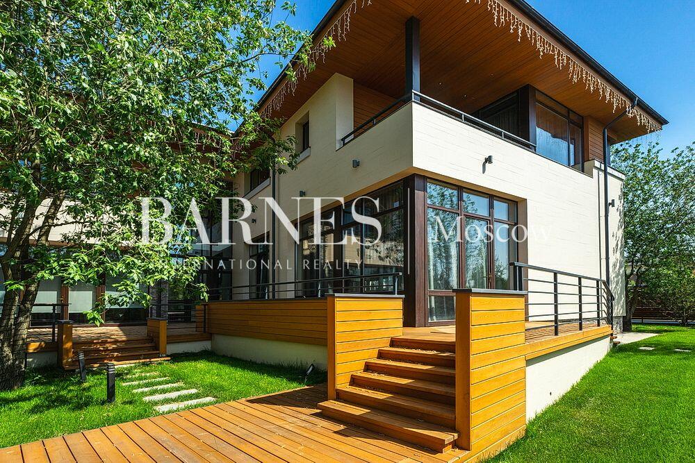 2-этажный коттедж 590 м² с отделкой