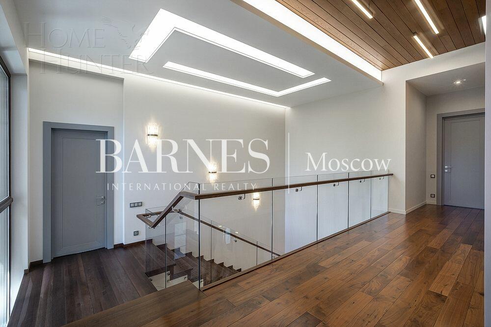 2-этажный коттедж 590 м² с отделкой