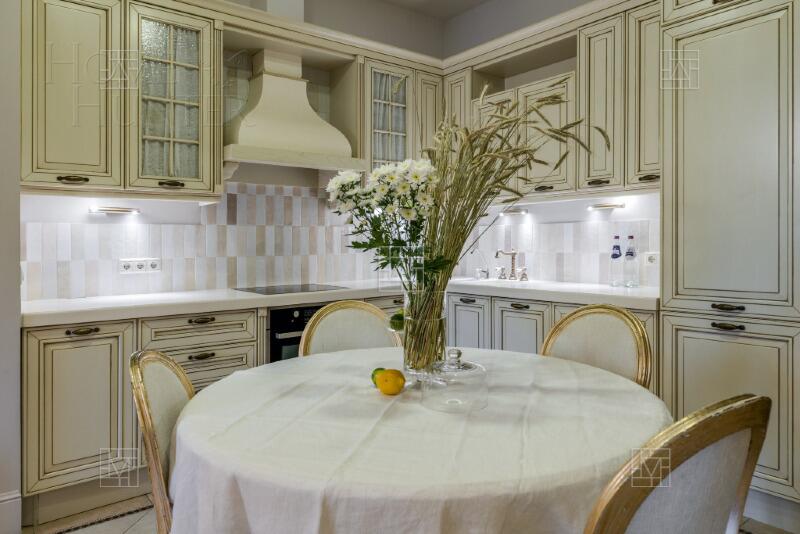 3-КОМН. КВАРТИРА С ОТДЕЛКОЙ 145 М² НА 2 ЭТАЖЕ