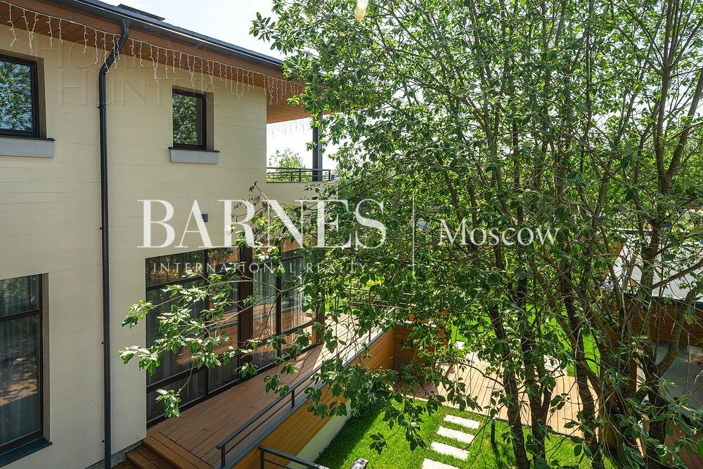 2-этажный коттедж 590 м² с отделкой