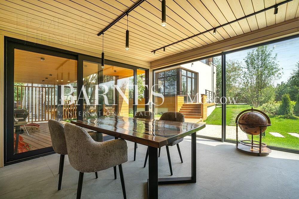 2-этажный коттедж 590 м² с отделкой