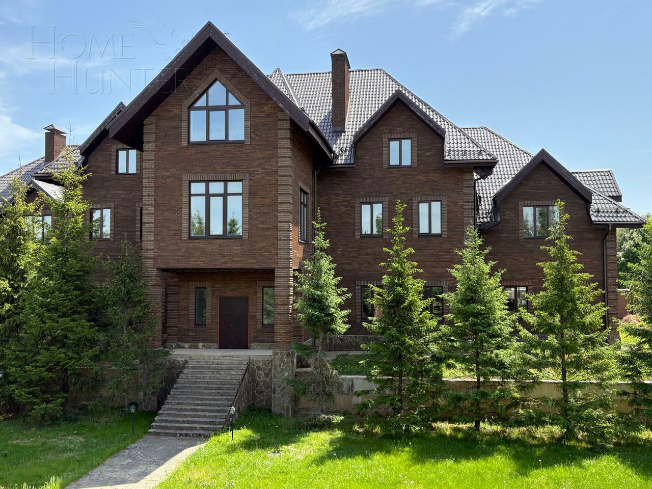 3-этажный коттедж 1 523.7 м² без отделки