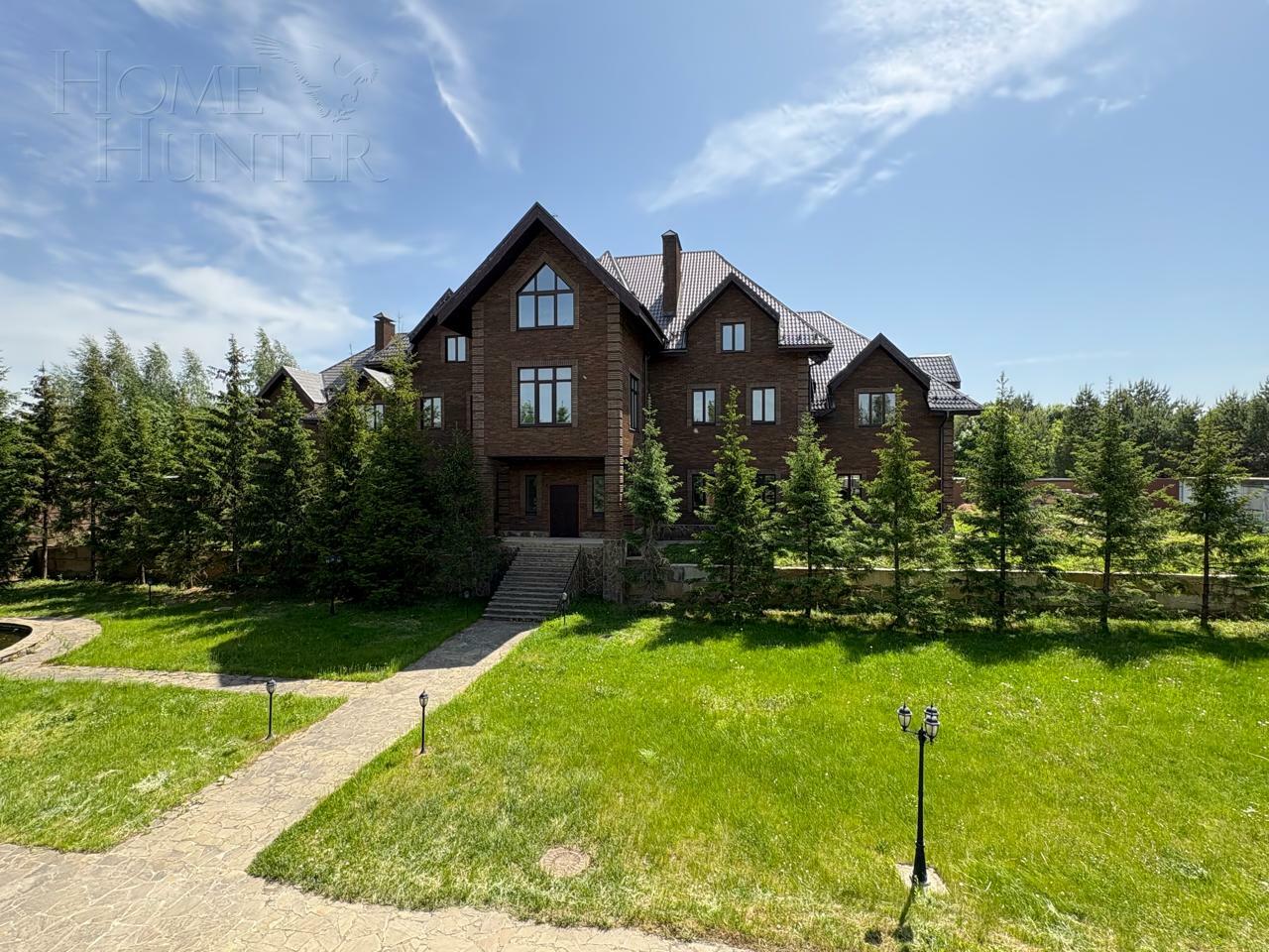 3-этажный коттедж 1 523.7 м² без отделки