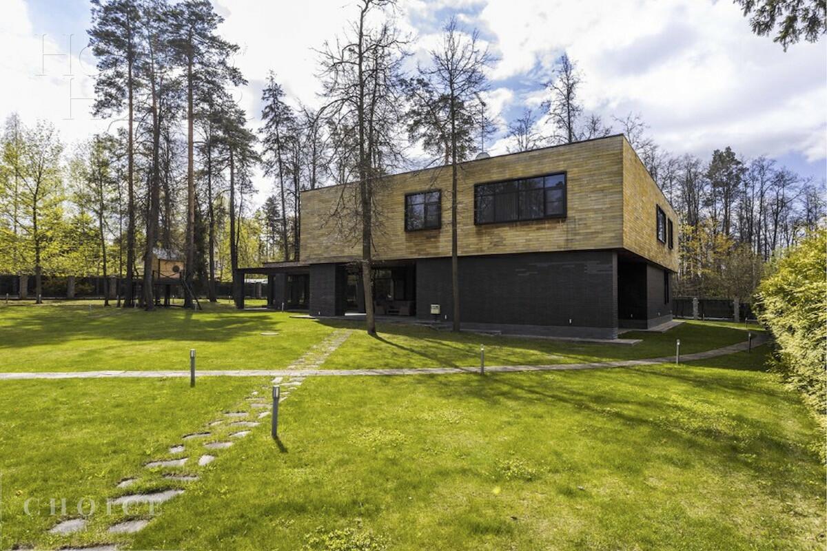 2-этажный коттедж 640 м² с отделкой