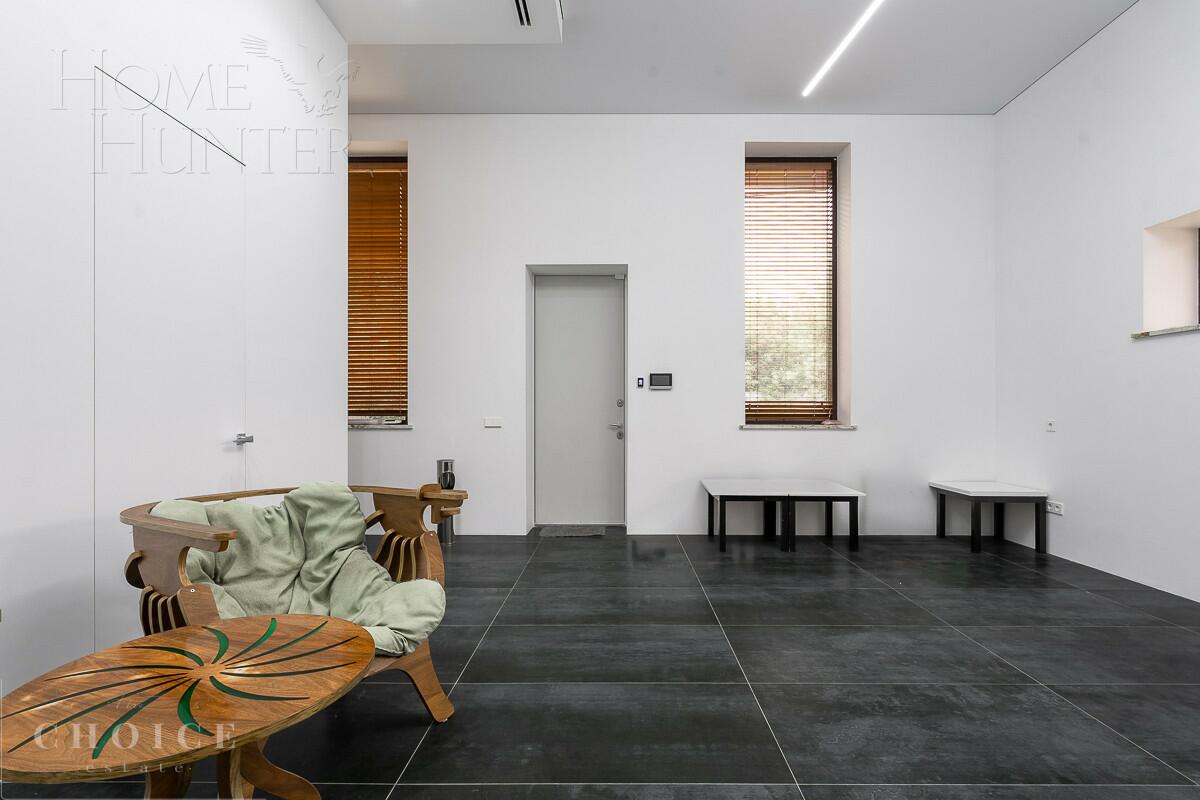 3-этажный коттедж 650 м² с отделкой