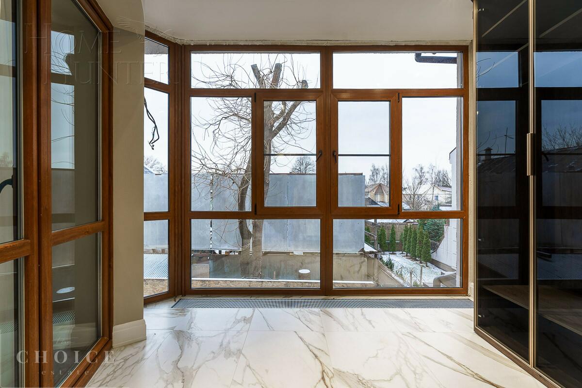 3-этажный таунхаус 271 м² с отделкой