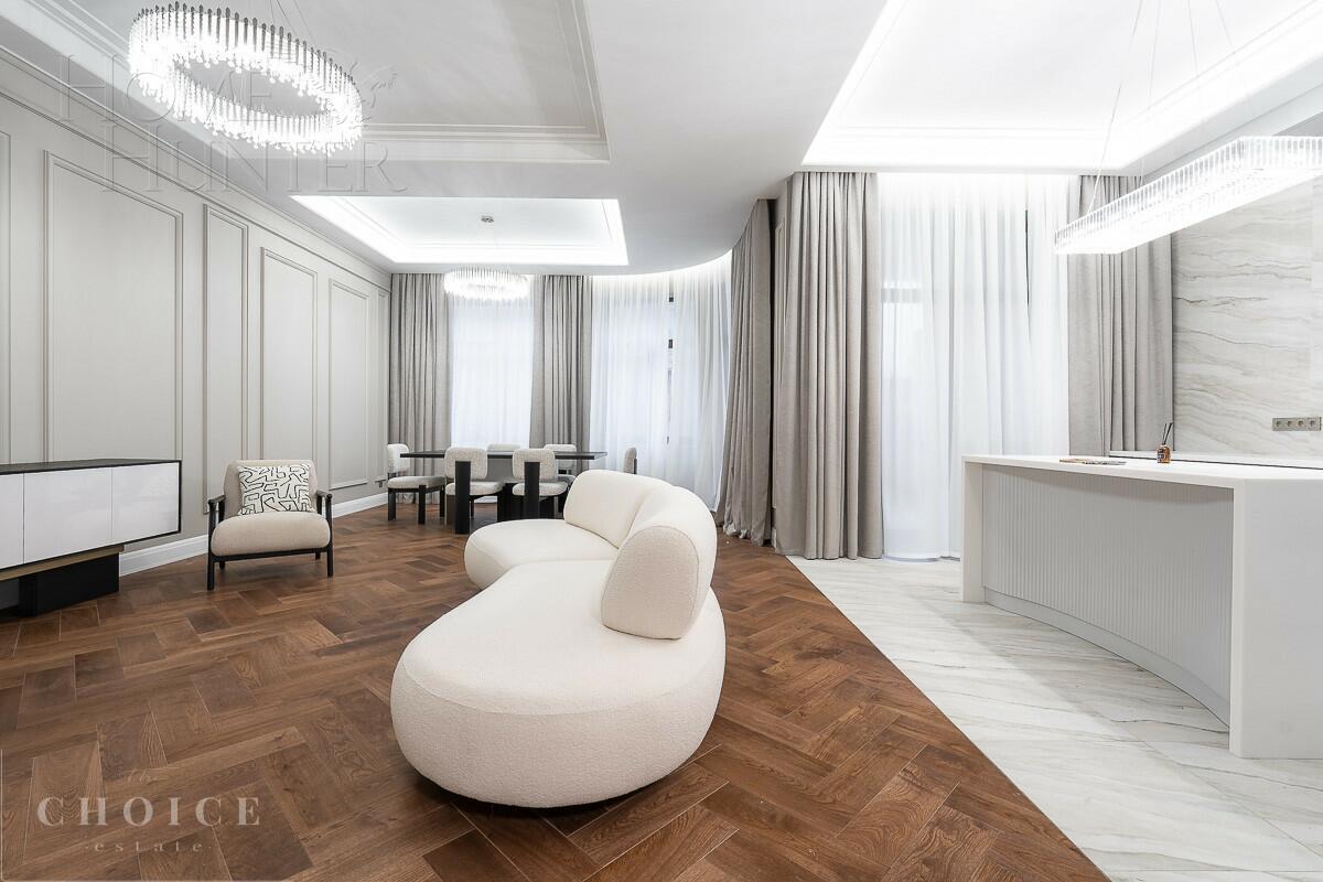 3-этажный таунхаус 271 м² с отделкой