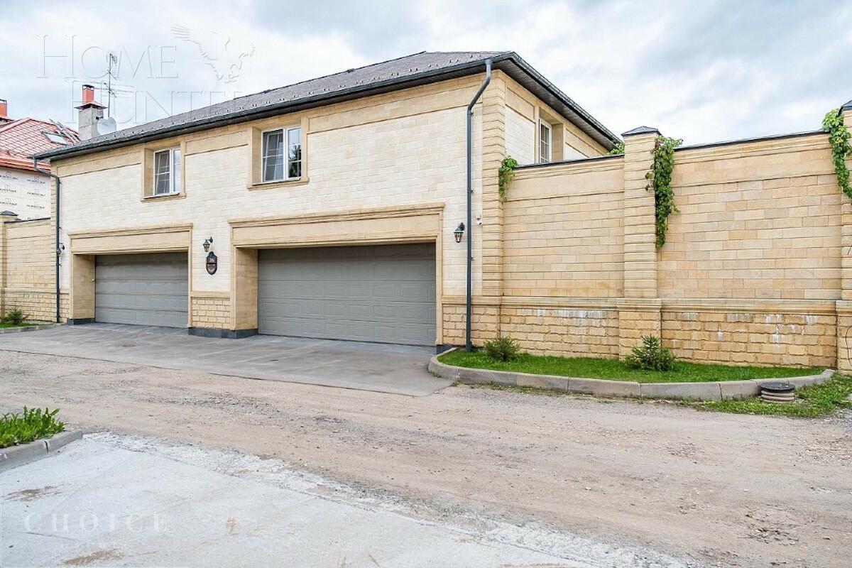 2-этажный коттедж 2 200 м² без отделки