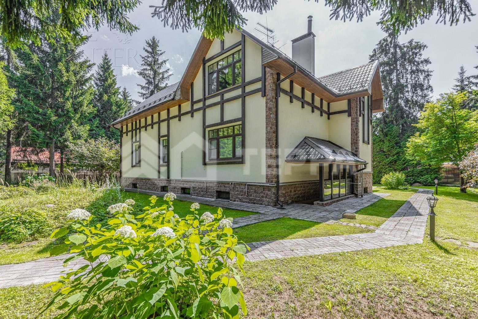 2-этажный коттедж 471 м² с отделкой