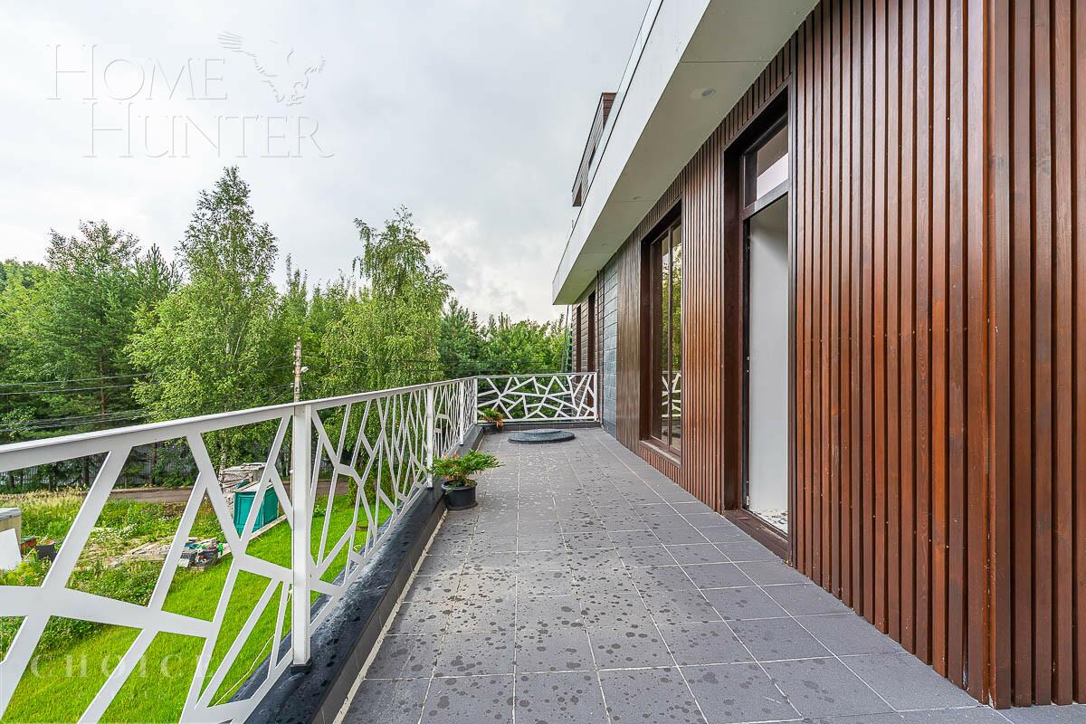 3-этажный коттедж 650 м² с отделкой