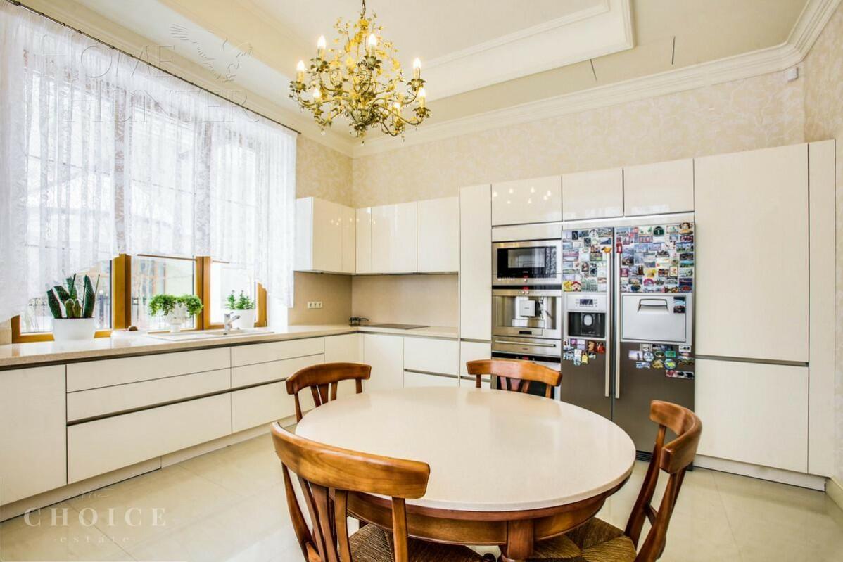 3-этажный коттедж 750 м² с отделкой