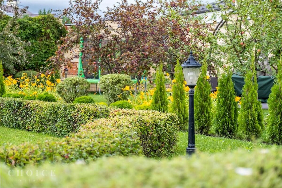 2-этажный коттедж 2 200 м² без отделки