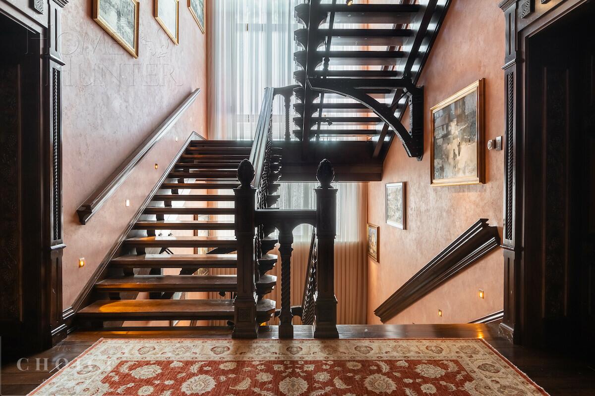 2-этажный коттедж 1 091 м² с отделкой