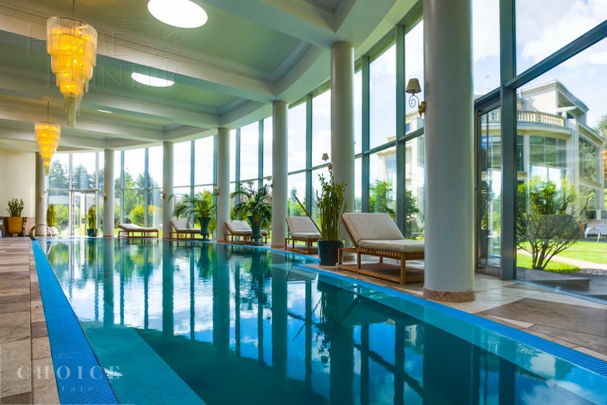 2-этажный коттедж 2 100 м² с отделкой