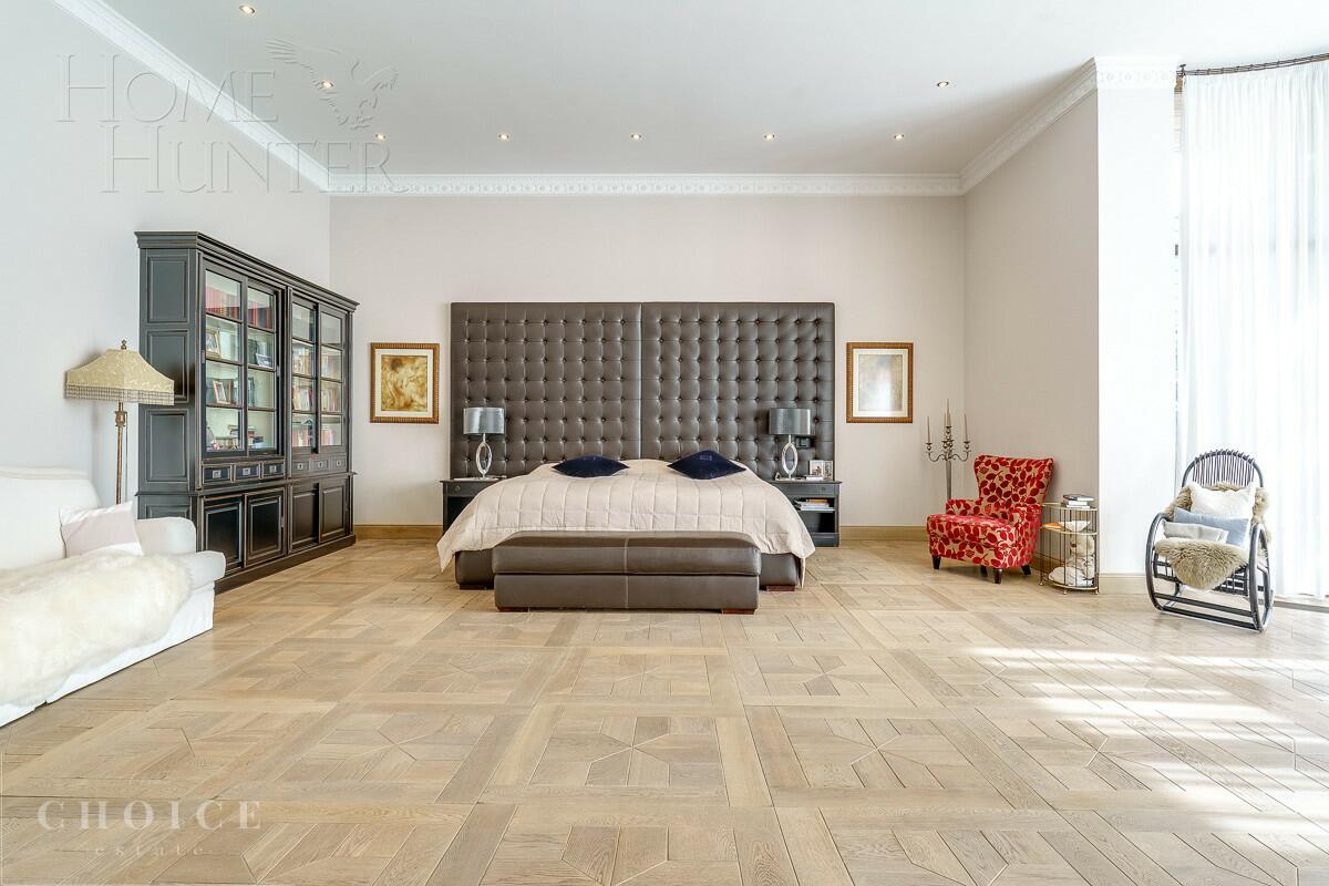 3-этажный коттедж 2 500 м² с отделкой