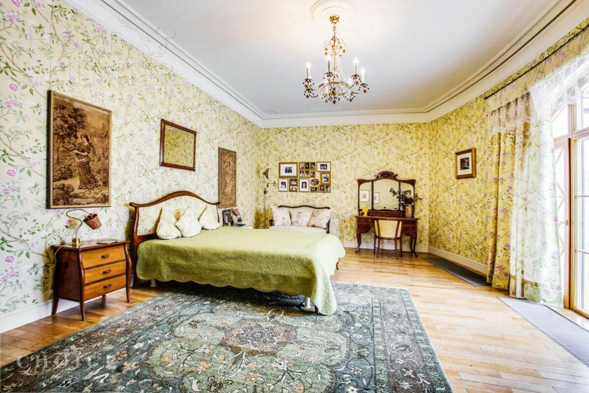 3-этажный коттедж 750 м² с отделкой