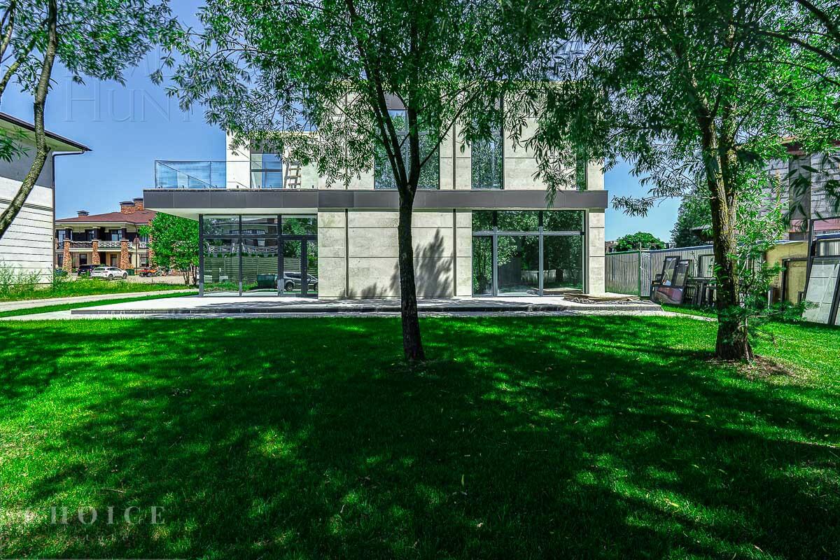 2-этажный коттедж 340 м² с отделкой