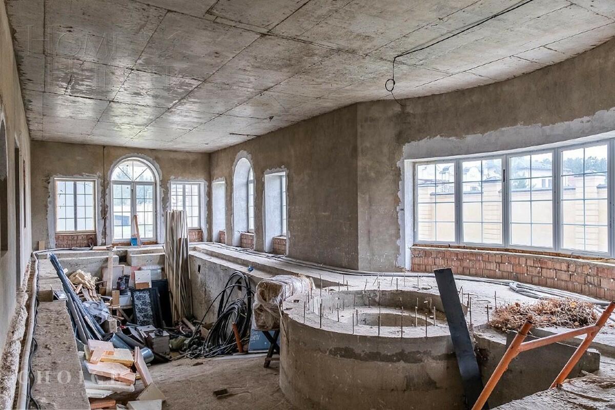 2-этажный коттедж 2 200 м² без отделки