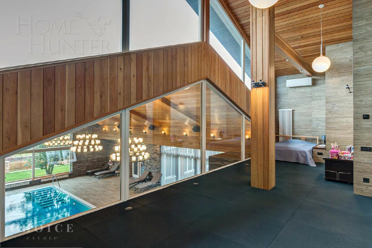 2-этажный коттедж 1 700 м² без отделки