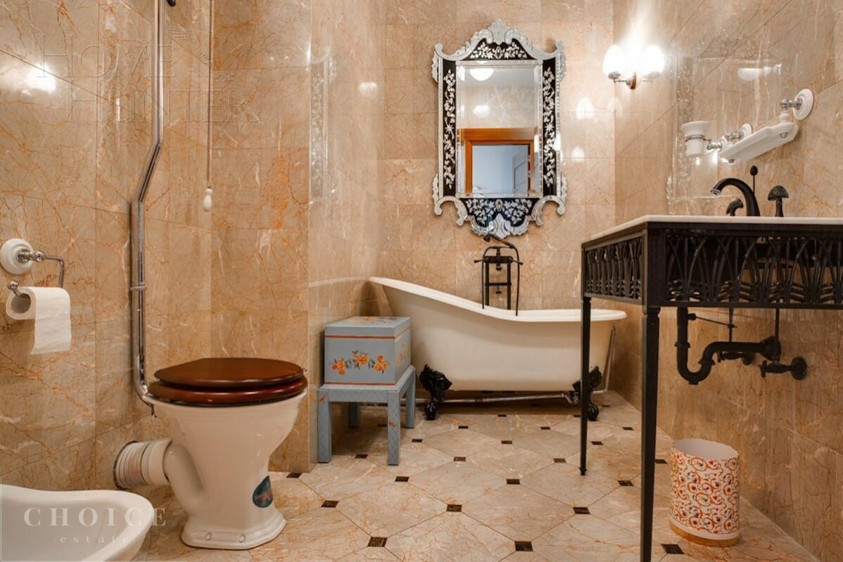 2-этажный коттедж 2 100 м² с отделкой