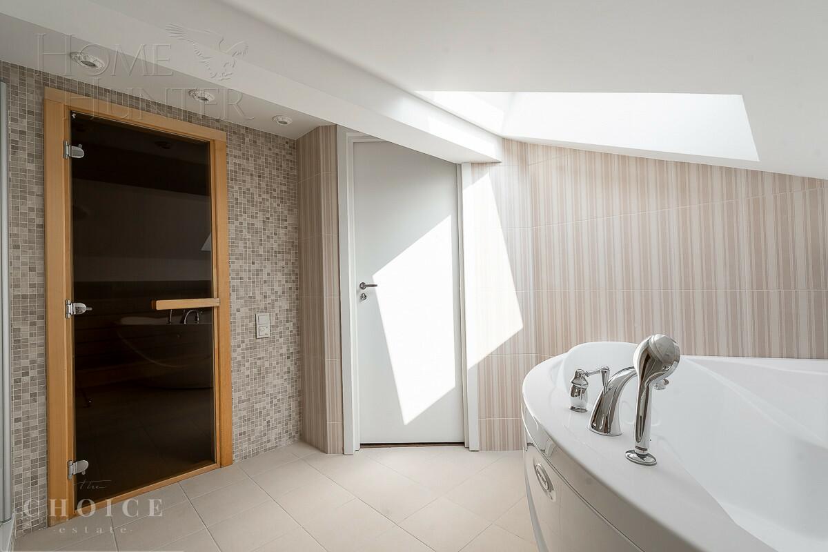 3-этажный таунхаус 230 м² с отделкой