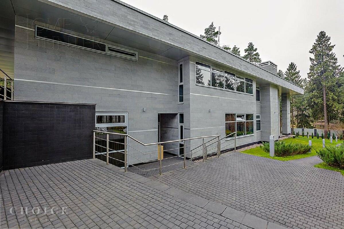 2-этажный коттедж 1 230 м² с отделкой