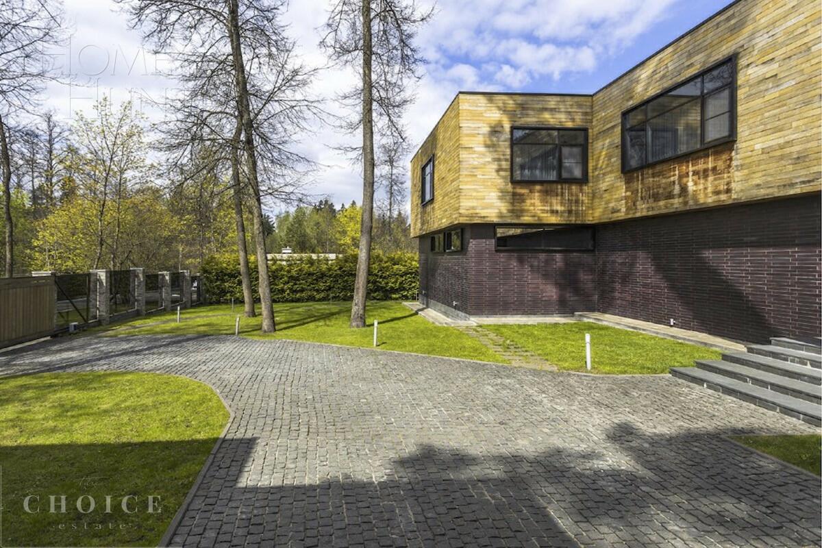 2-этажный коттедж 640 м² с отделкой