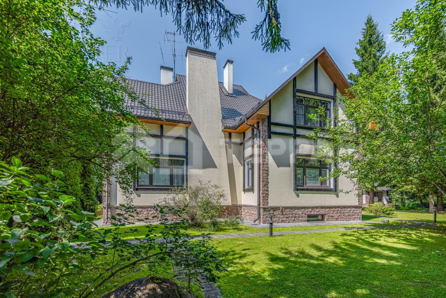 2-этажный коттедж 471 м² с отделкой