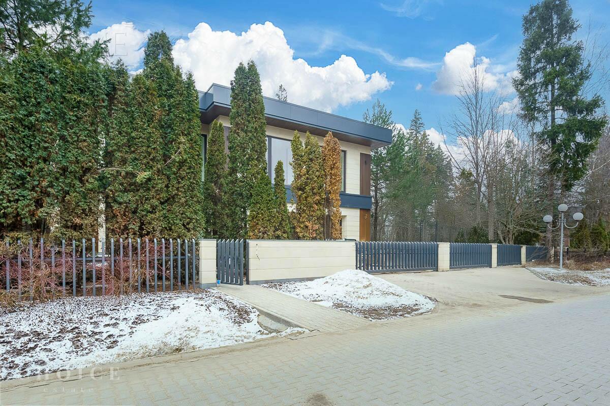 2-этажный коттедж 1 596 м² без отделки