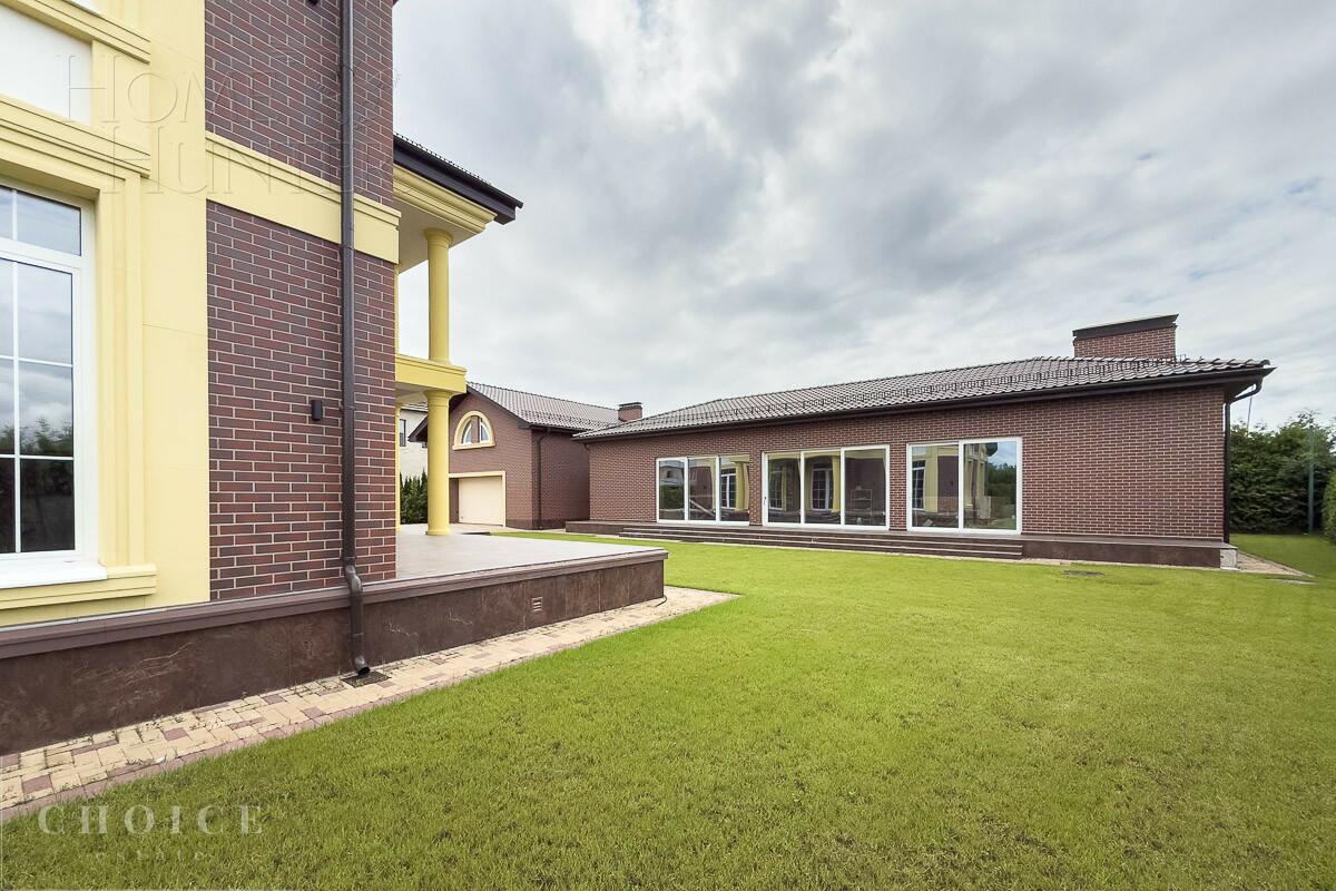 2-этажный коттедж 900 м² с отделкой