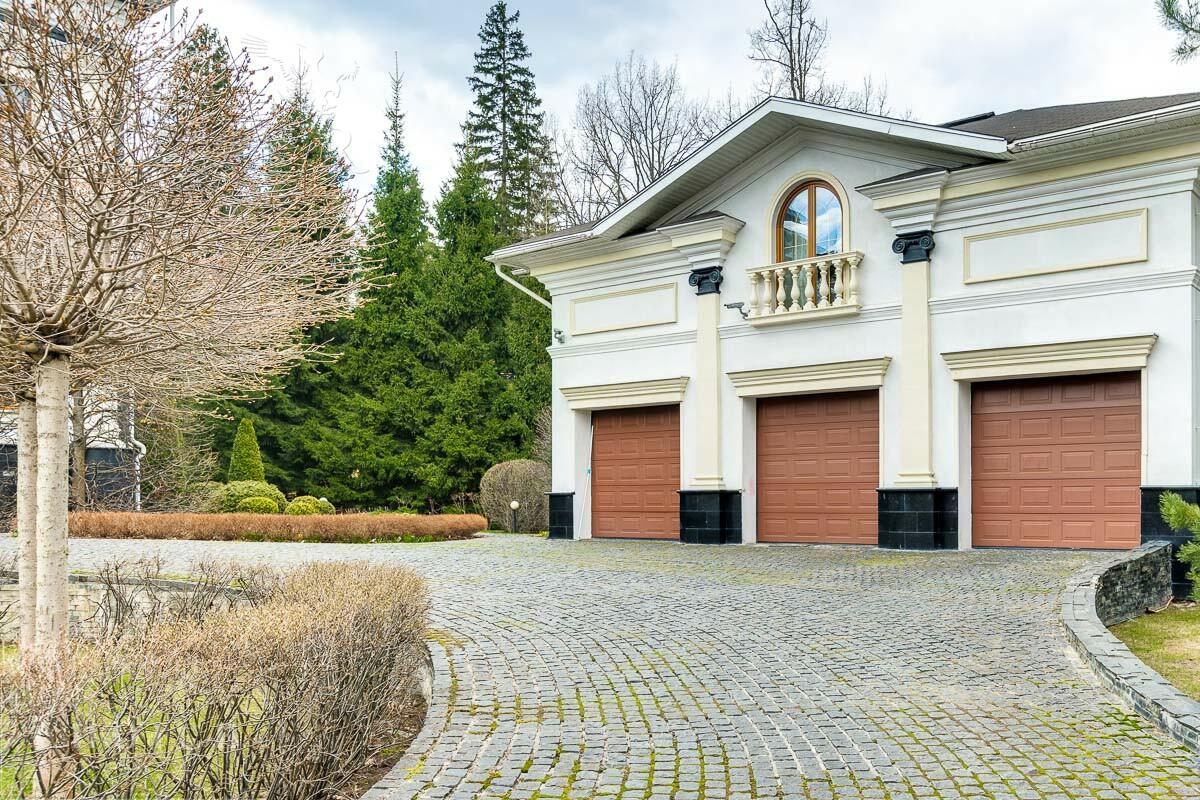 2-этажный коттедж 1 100 м² с отделкой