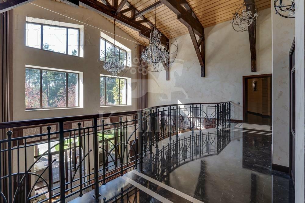 2-этажный коттедж 1 800 м² с отделкой