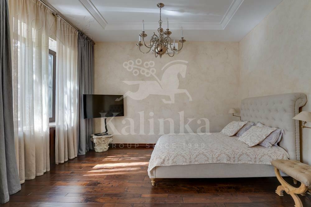 2-этажный коттедж 1 800 м² с отделкой