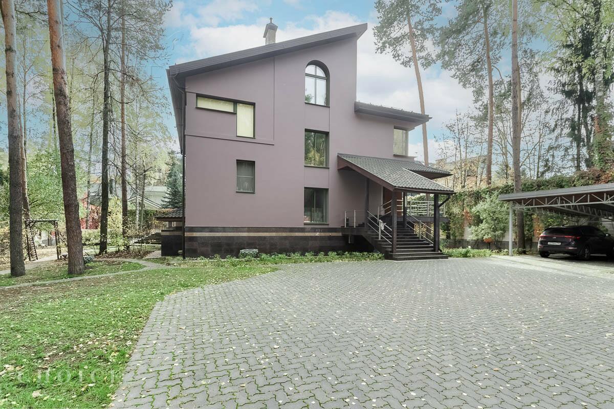 2-этажный коттедж 600 м² с отделкой