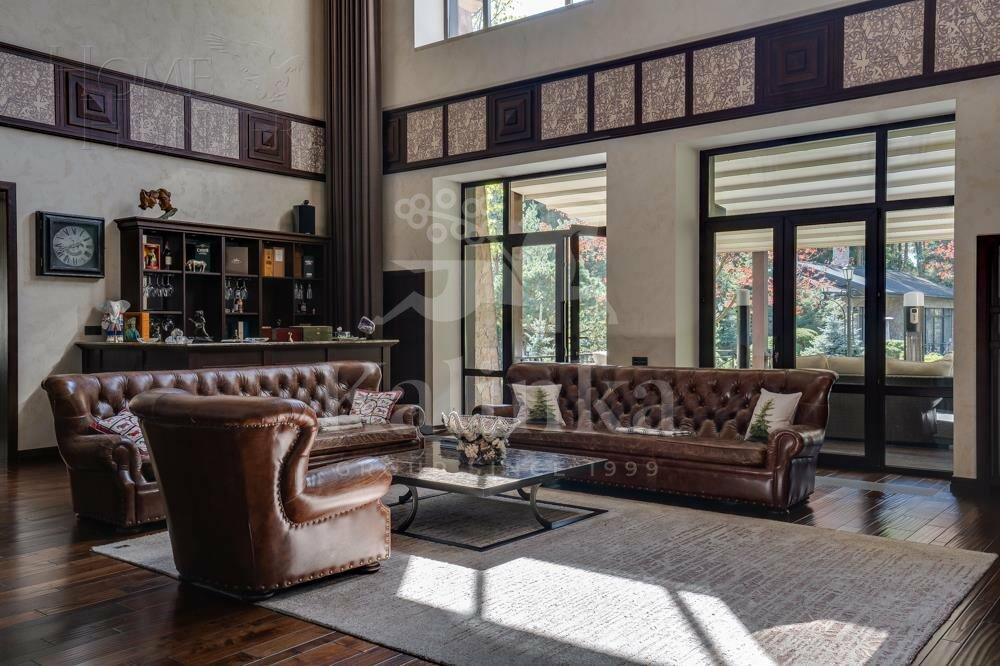 2-этажный коттедж 1 800 м² с отделкой