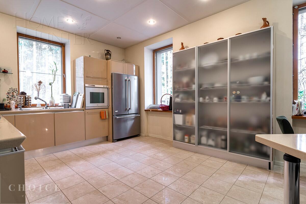 2-этажный коттедж 600 м² с отделкой