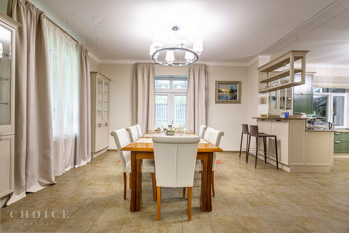 2-этажный коттедж 1 150 м² с отделкой