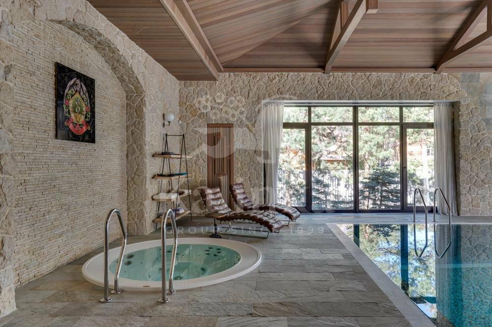 2-этажный коттедж 1 800 м² с отделкой