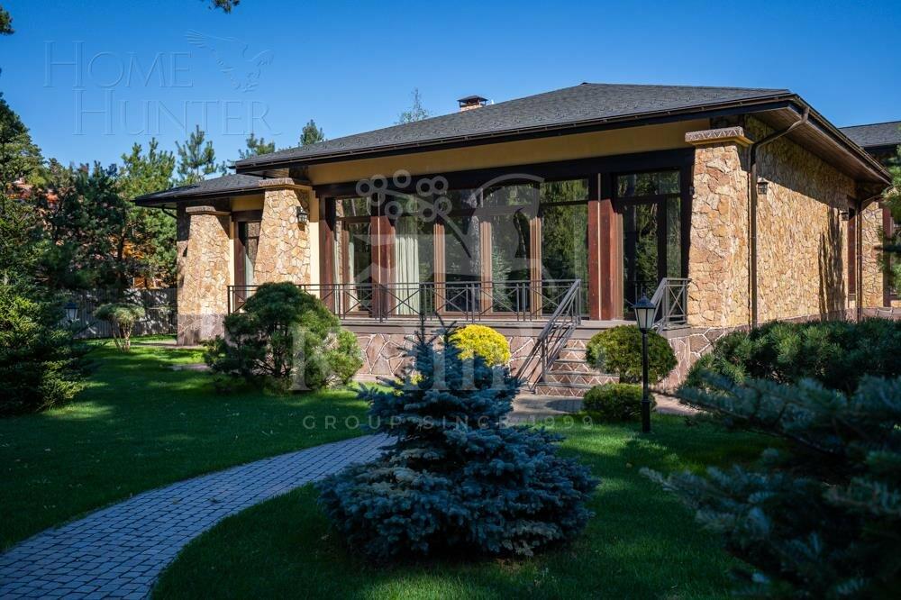 2-этажный коттедж 1 800 м² с отделкой