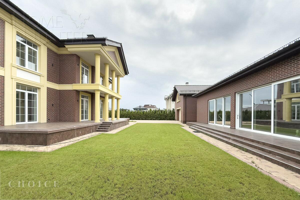 2-этажный коттедж 900 м² с отделкой