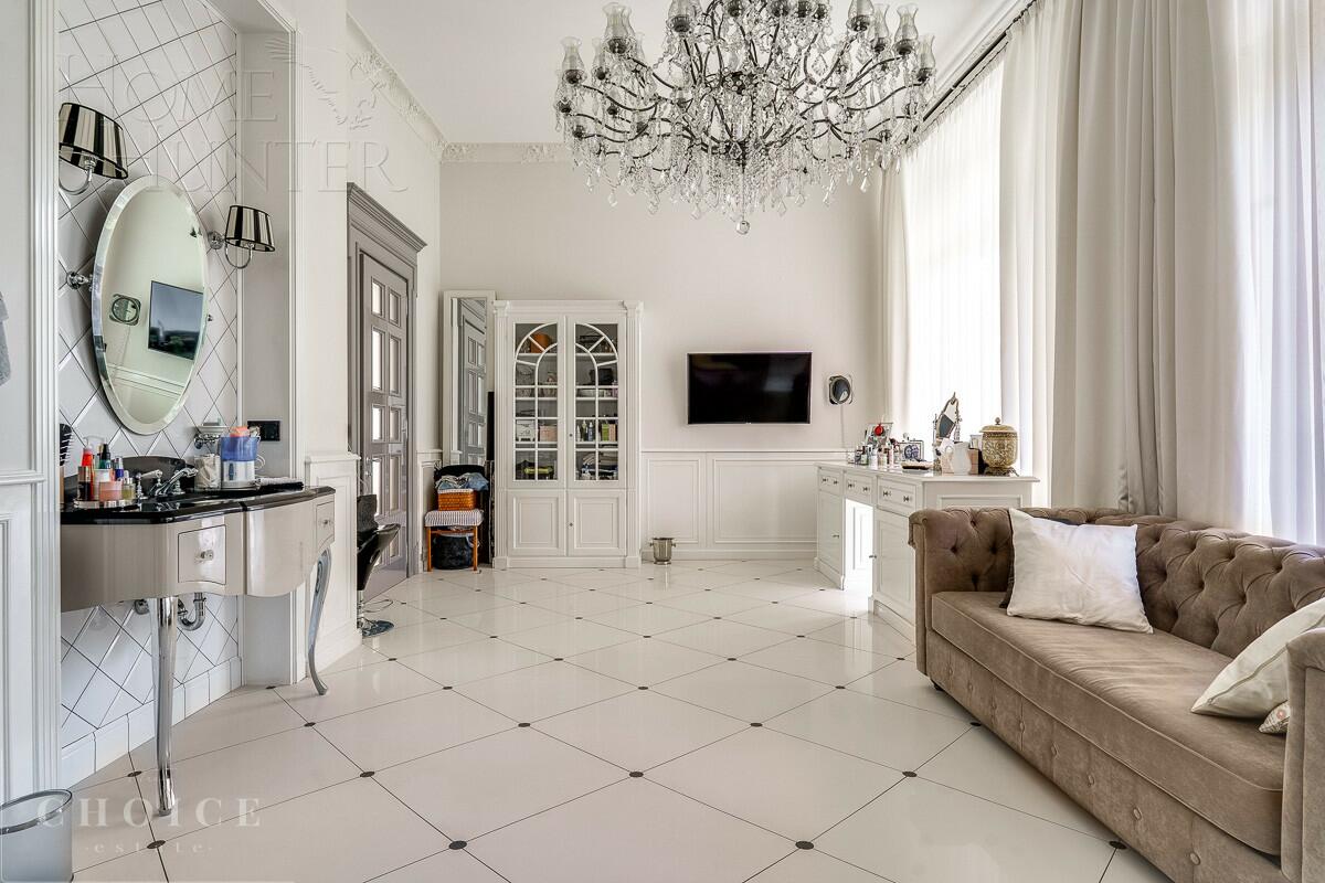 3-этажный коттедж 2 500 м² с отделкой