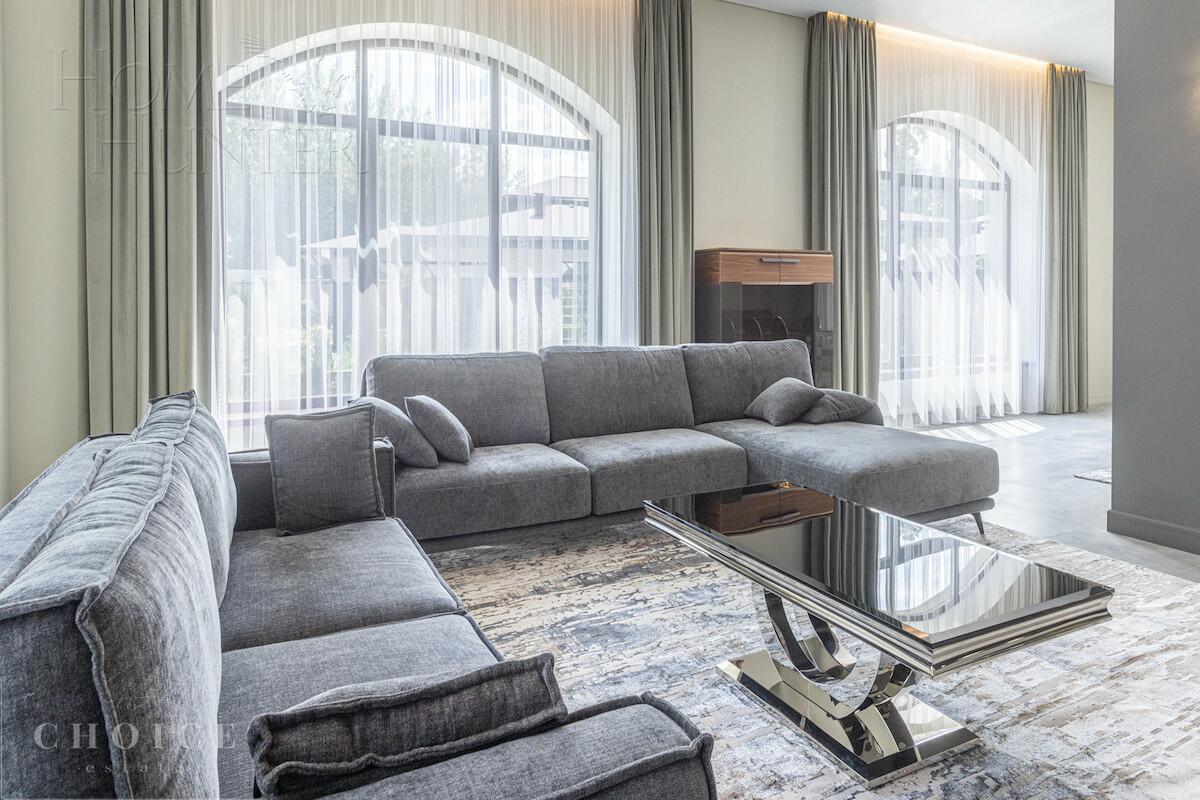 2-этажный коттедж 1 300 м² без отделки