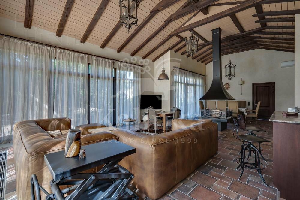 2-этажный коттедж 1 800 м² с отделкой