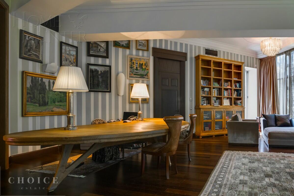 2-этажный коттедж 2 100 м² с отделкой