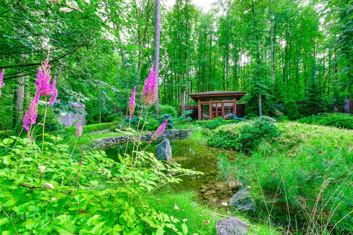 2-этажный коттедж 1 300 м² с отделкой