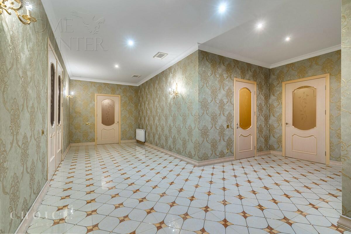 2-этажный коттедж 3 000 м² с отделкой